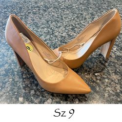 New Heels Sz 9 