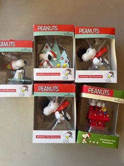 Hallmark Peanuts SNOOPY Christmas Ornament