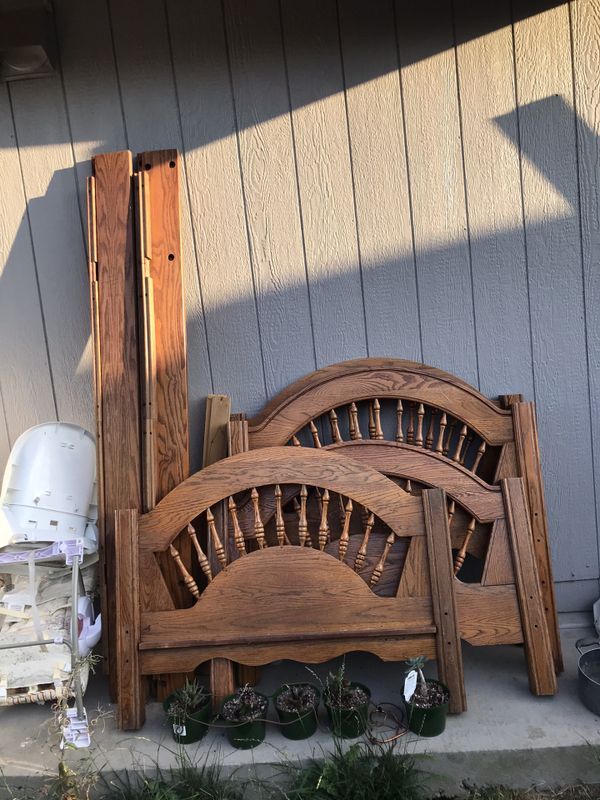 WOOD TWINS BED WITH MATRESS EACH 100 for Sale in Tacoma 