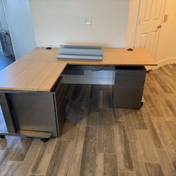 Jarvis Standing / Seated Adjustable Desk