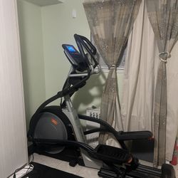 NordicTrack Elite 10.7 Elliptical Trainer -slightly Used