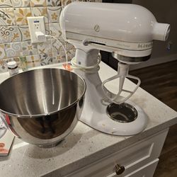 Kitchenaid Stand Mixer with Book & Attachments.