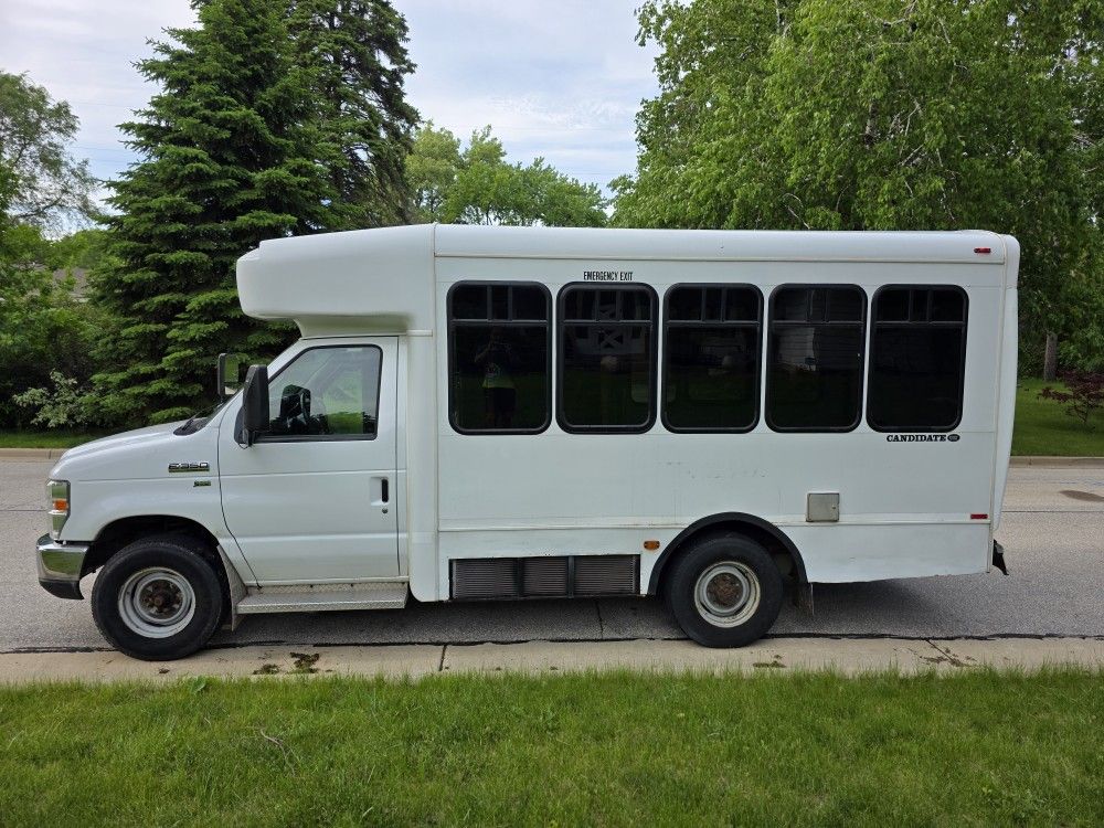 2009 Ford E-350