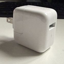 Apple 12W USB Power Adapter With iPhone Charge Cable