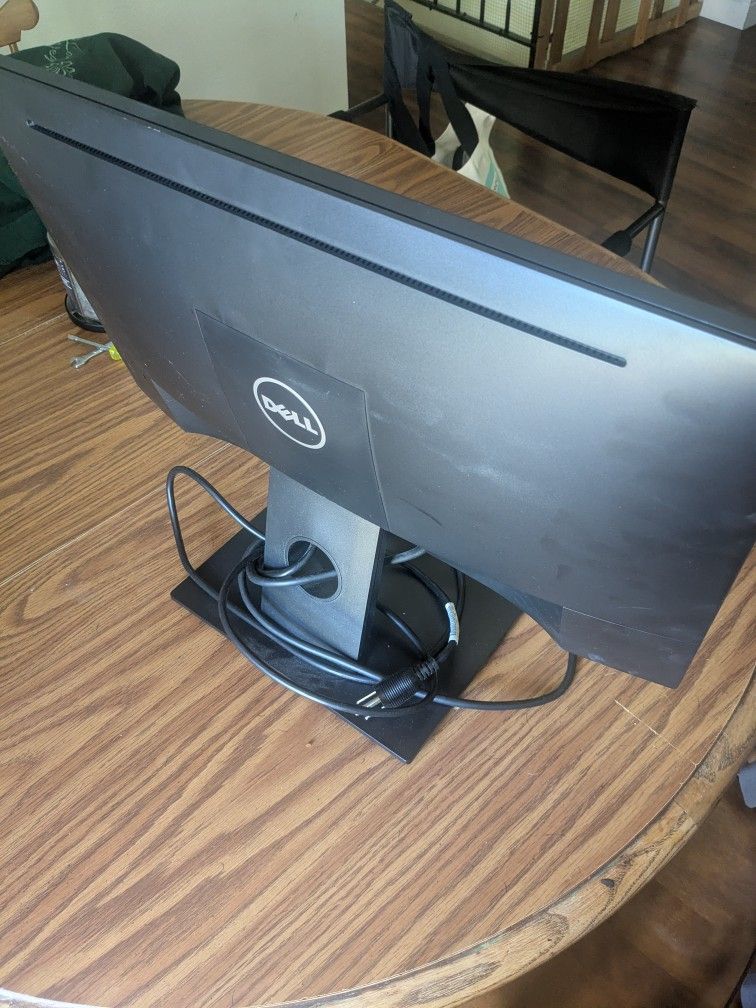 3 matching Dell 21" Monitors
