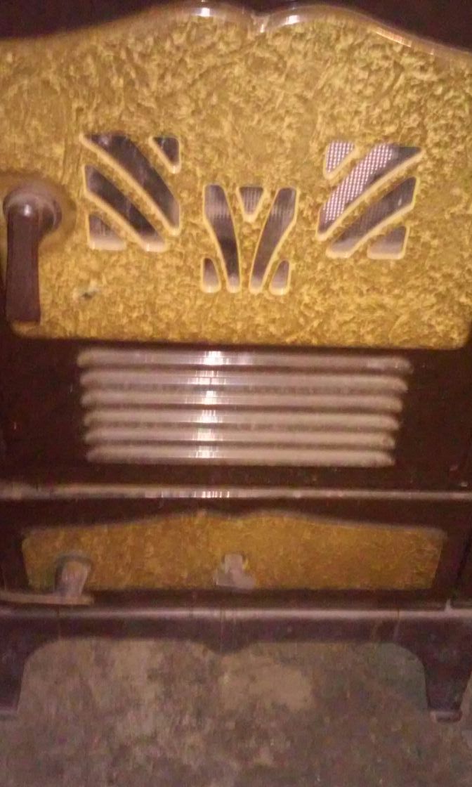 Antique Estate Heatrola Wood/Coal Stove for Sale in Enumclaw, WA - OfferUp