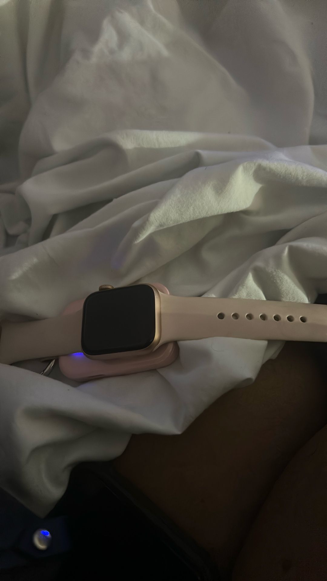 🌸 Apple Watch SE (2nd Gen) – Pink Aluminum Case
