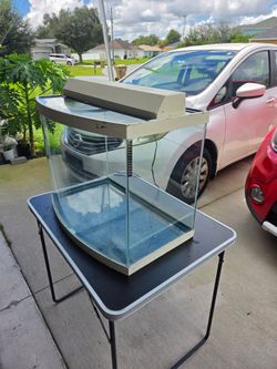 26 Gallon Bowfront Glass Aquarium / Fish Tank