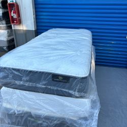 Twin Xl Size Mattress And Box Spring 