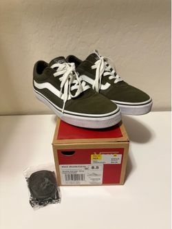 Men’s 7 / Womens 8.5 Olive Suede Vans