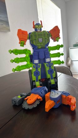 Transformers Toys CYBERWORLD Scorponok Strike Battle Converting Action Figure Playset for Kids 6 and up