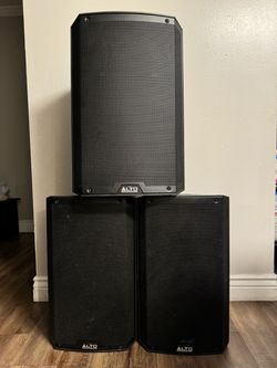 Alto Professional TS(contact info removed)-Watt 12-Inch 2-Way Powered Loudspeakers