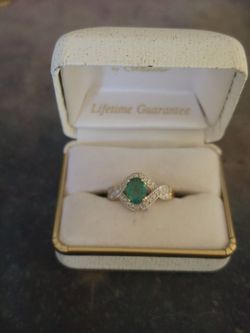 14gk. Emerald and diamond