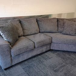 Free Delivery Today. Beautiful Like New Sectional Couch With Lounge. Comfortable And Cleaned 