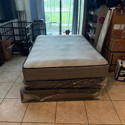 Full Size Mattress And Box Springs