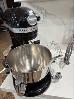 KitchenAid KP26M1XOB 6 Qt. Professional 600 Series Bowl-Lift Stand Mixer - Onyx Black