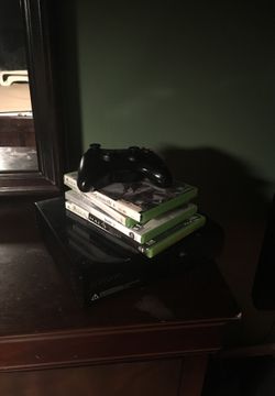Xbox 360 with games and controller