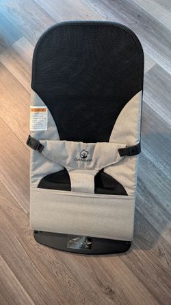 ComfyBumpy baby bouncer + 3 FREE baby essentials!