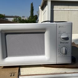 Magic Chef microwave