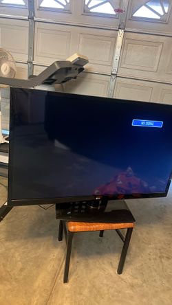 LG 44”, Flat Screen TV