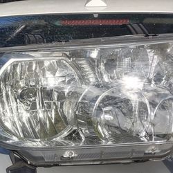 TOYOTA TUNDRA 2009 - 2013 RH OEM HEADLAMP 