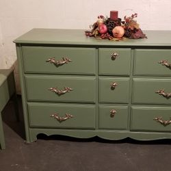 Dresser And Nightstand Set