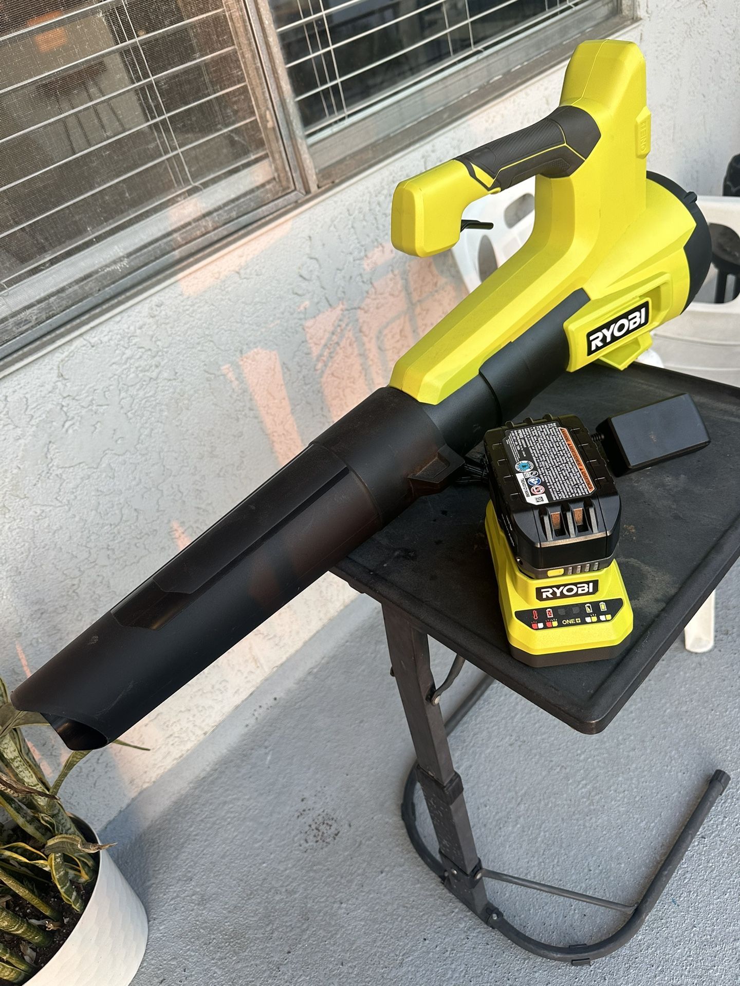 (SALE) RYOBI ONE+ 18V 100 MPH 325 CFM Cordless Battery Variable Speed Jet Fan Leaf Blower