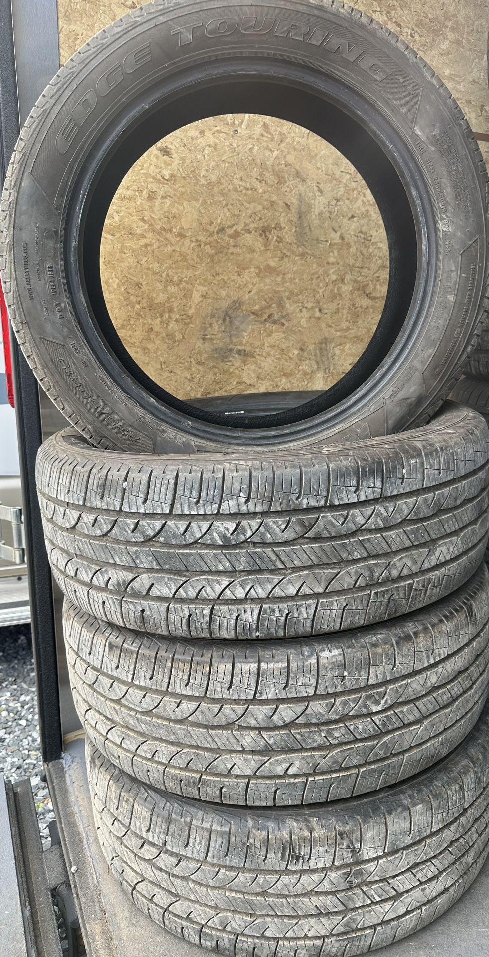 Kelly Edge Touring A/S 235/50/19