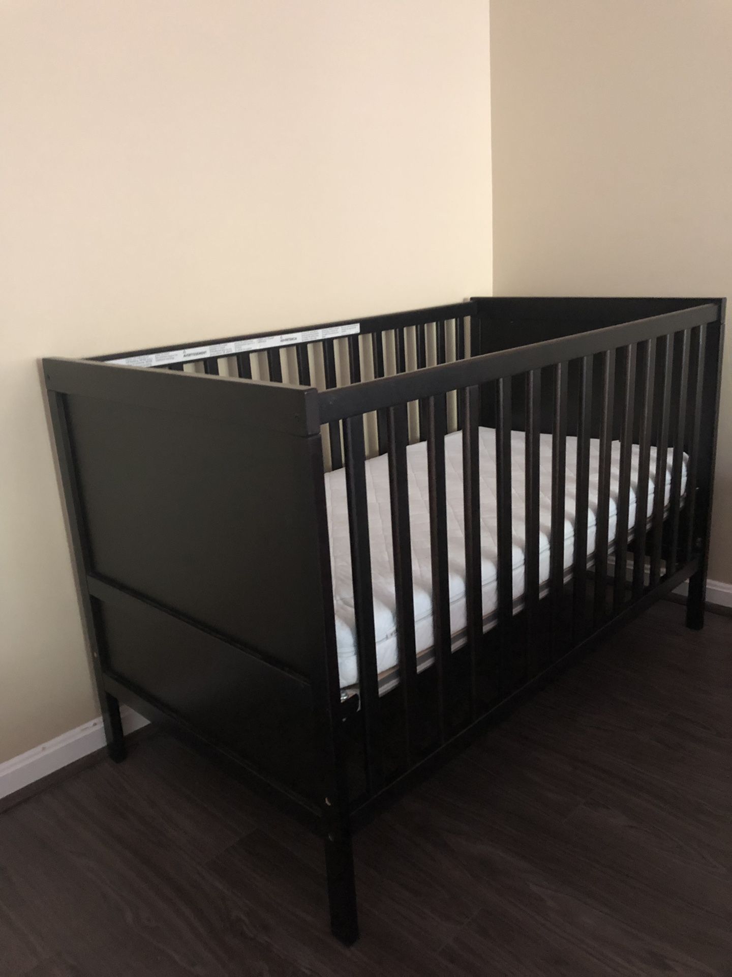 Baby Crib Sundvyk w/ mattress