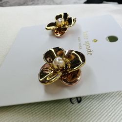 New Kate Spade Flower Pearl Earrings (Gold)