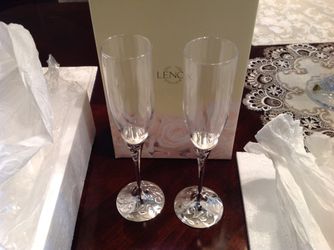 NEW IN BOX Wedding Promises Opal Innocence Flute Pair Champagne Glasses