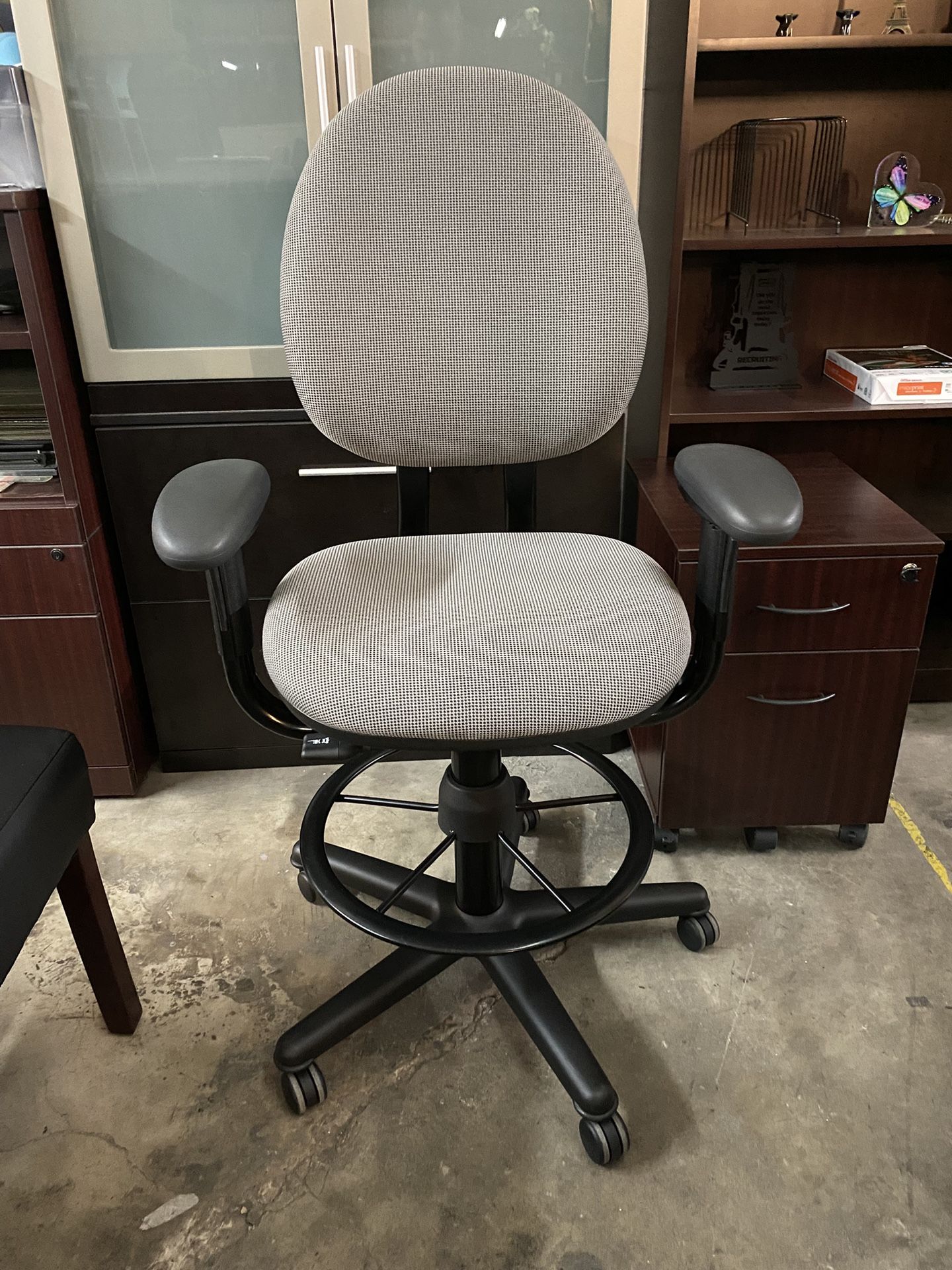 Steelcase criterion ergonomic drafting chair 
