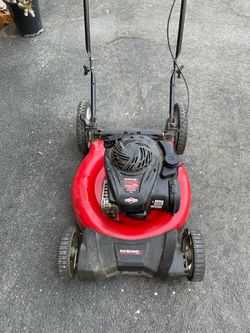 Briggs & Stratton 550EX Lawn Mower, 21” S-Blade in New Condition, 140cc NO BAG INCLUDED!