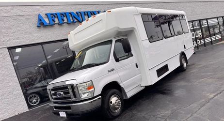 2015 Ford E450 Super Duty Cutaway