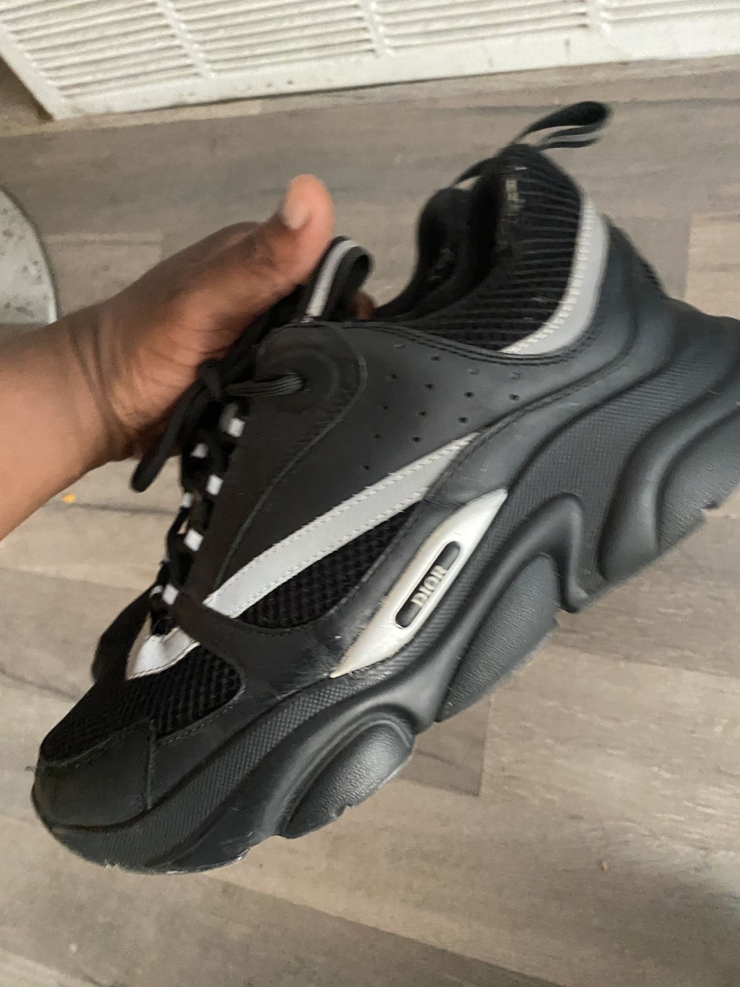 Dior b22 Size 44