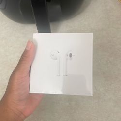 2nd generation airpods Never been open