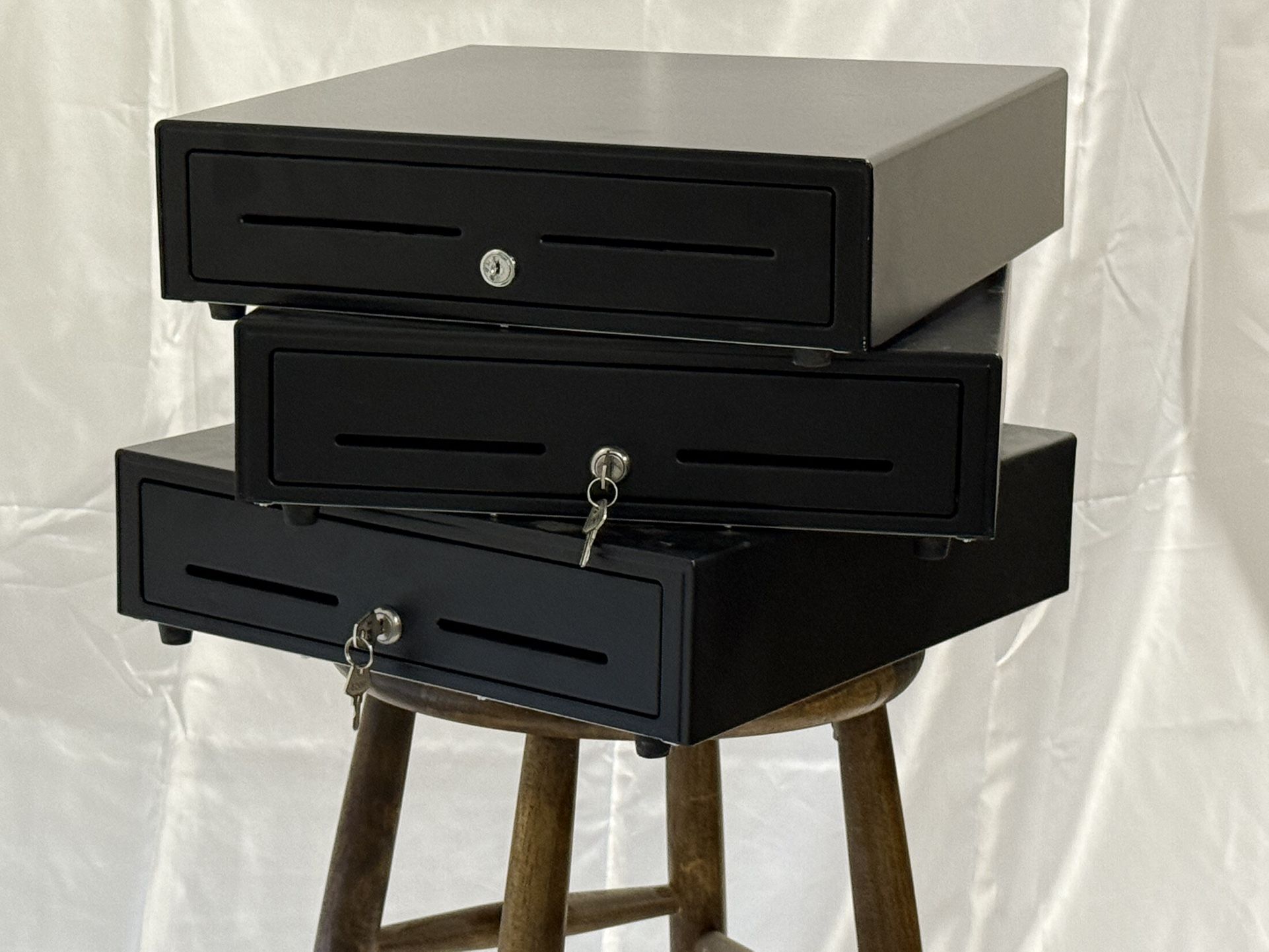 2 Heavy-Duty Cash Drawers w/ Keys – 5 Bill / 8 Coin Slots
