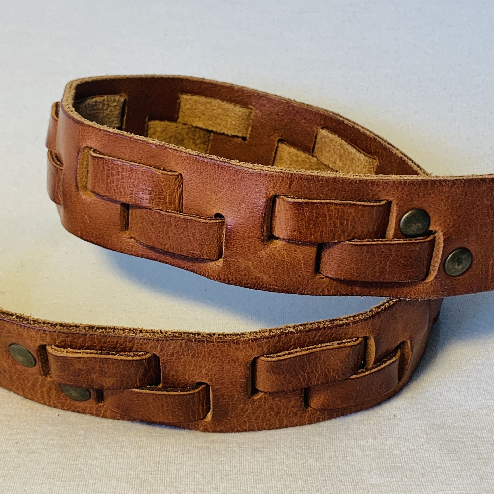 FRYE unisex woven belt cognac brass buckle, sizes 30, 32, 34  display picture 1