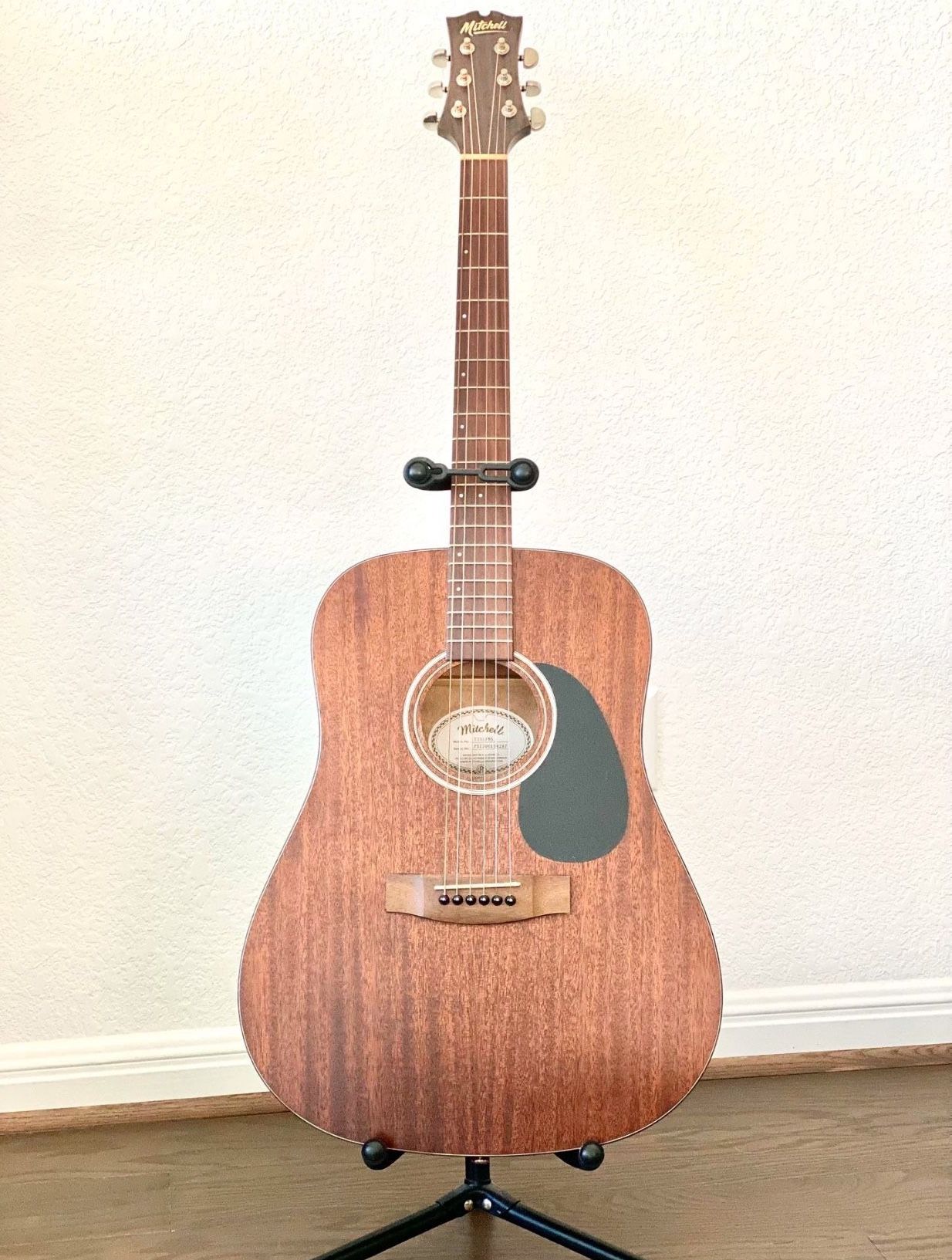 BRAND NEW Guitars Guitars PLUS STRINGS Solid Mahogany Dreadnought Acoustic  BRAND NEW! Never used! 