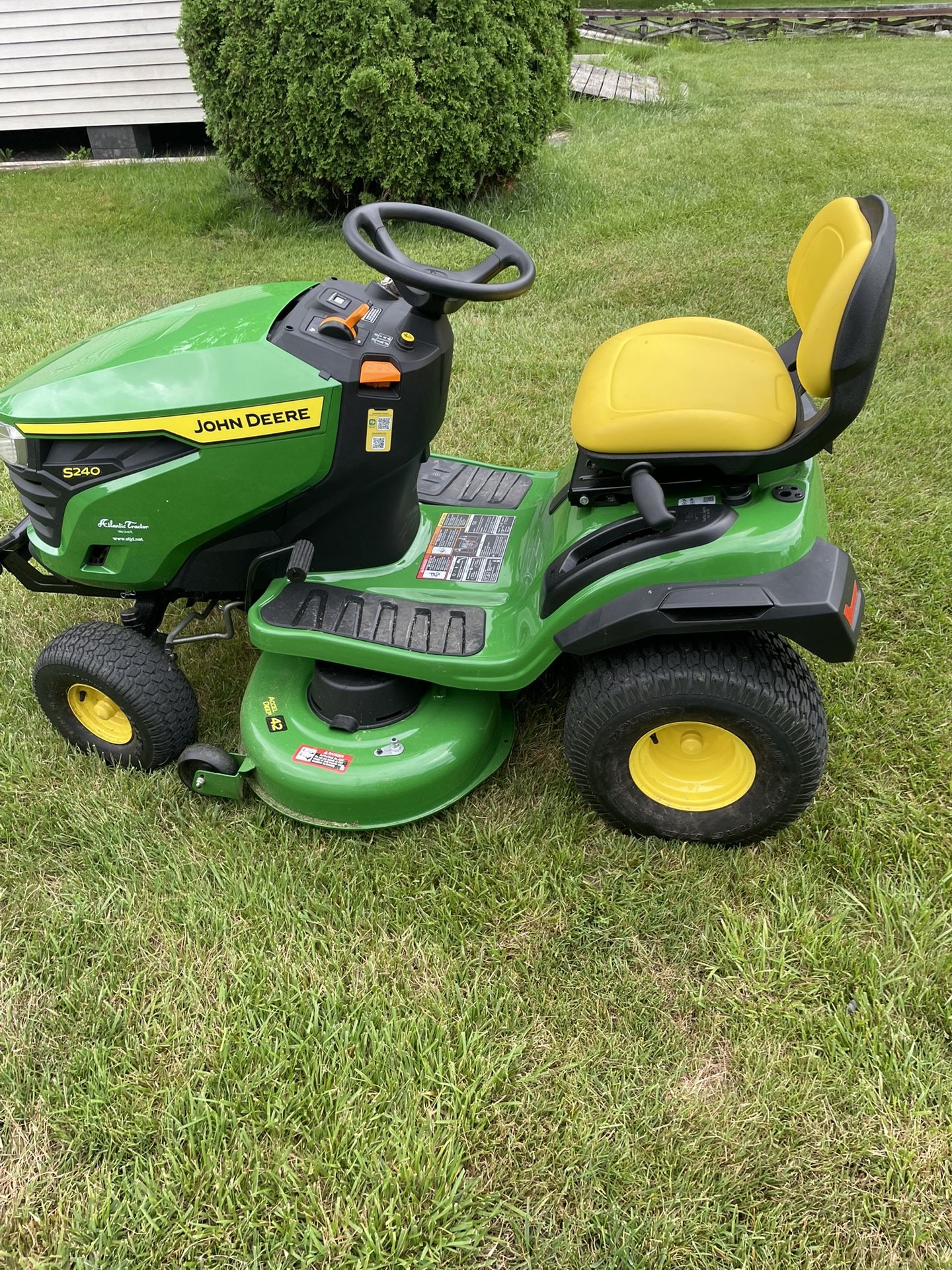 John Deere 240
