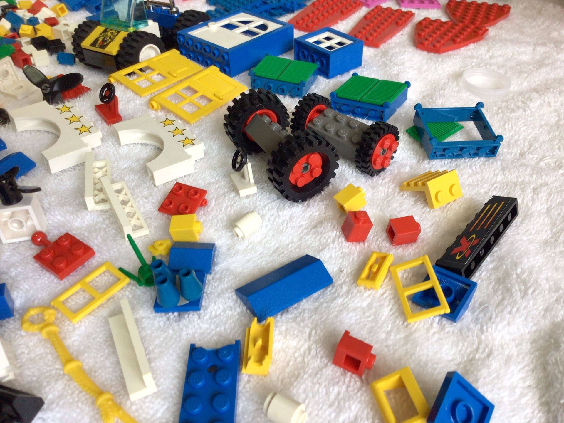 Lego Set Over 500 Pieces Wheels, Windows Plenty Of Parts To Build