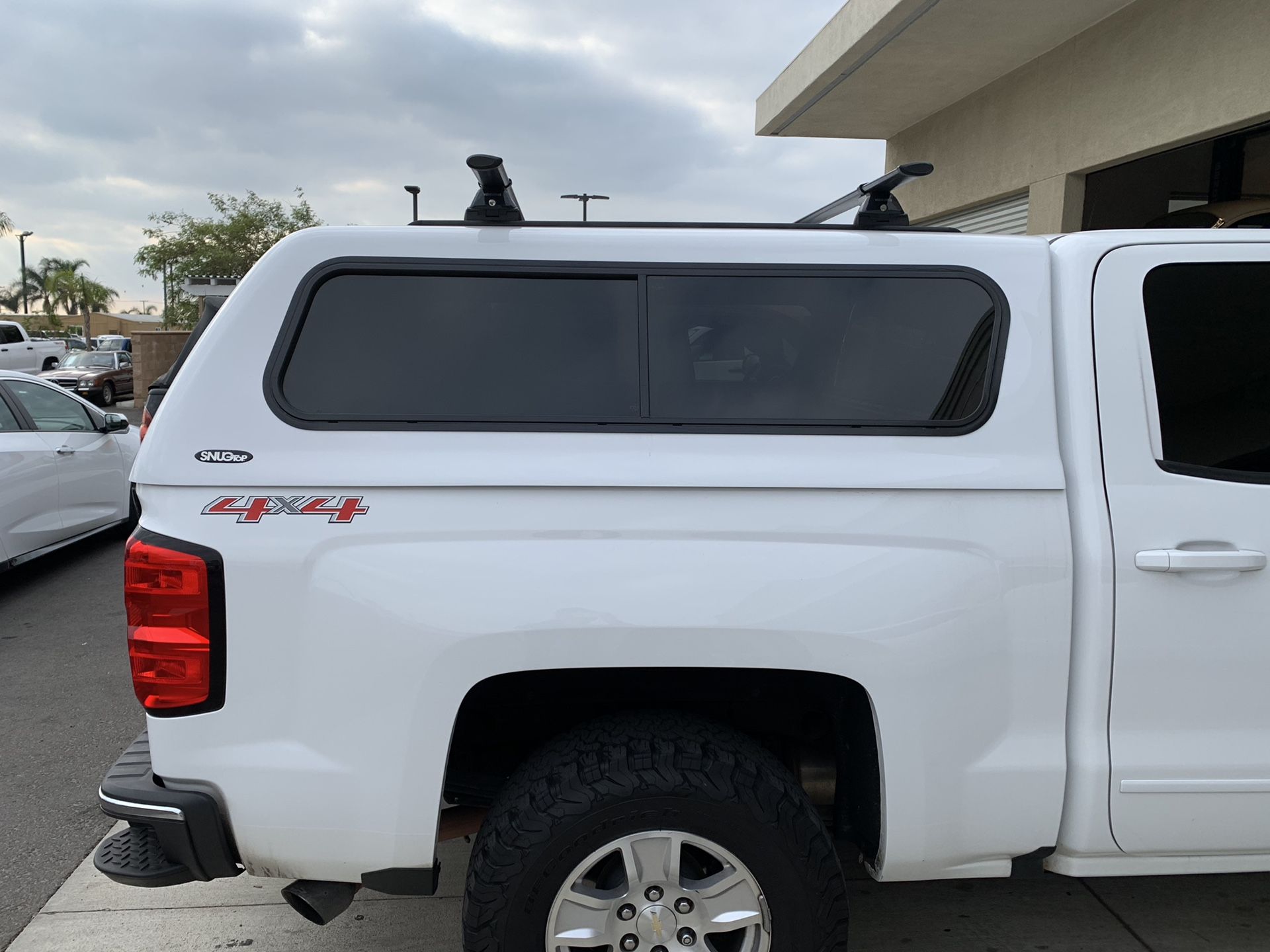 Chevrolet silverado 5.8 ft short bed snug top Campershell, camper shell , truck topper, camper toppers truck shell camper box
