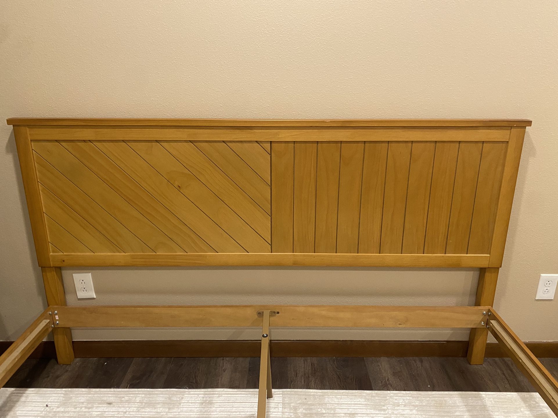 Wayfair King Bed Frame EUC