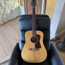 Guild D4-NT Dreadnaught Acoustic Guitar With Case 