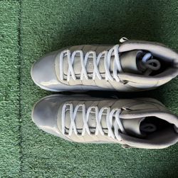 Jordan 11 Retro Cool Grey Lightly Used 10.5 Comes With Box