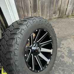 Fuel Weeks 20s On 35 Tires 