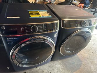 GE Front Load Washer and Gas Dryer Set