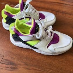 NIKE SHOES