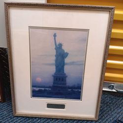 Statue Of Liberrty Photo With Certificates 