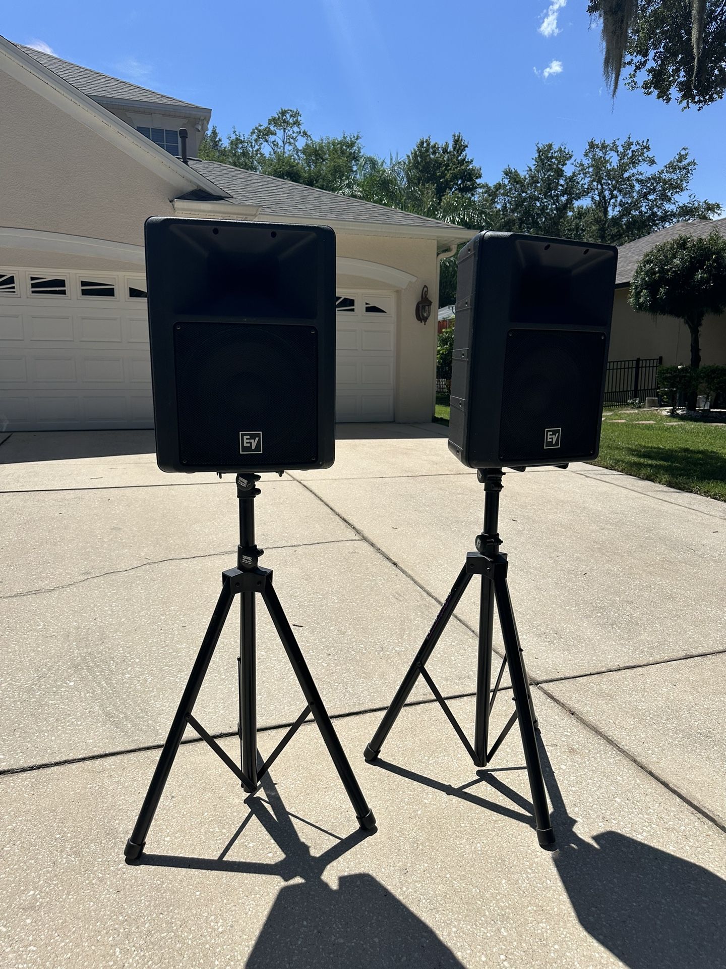 Electro-Voice SX100+ Passive DJ Karaoke Music LoudSpeaker Black Set of 2 With Stands USED Mint